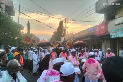 ನದಿ ಸ್ನಾನಕ್ಕೆ ತೆರಳಿದ ಕಕಮರಿ ಅಮ್ಮಾಜೇಶ್ವರಿ ದೇವಿ