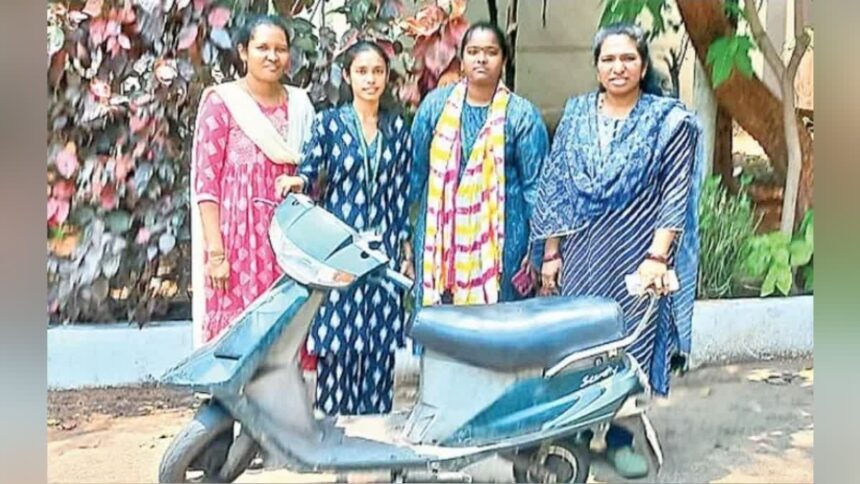 ಈ ವನಿತೆಯರಿಂದ ತಯಾರಾಗಿದೆ ವಿದ್ಯುತ್ ಚಾಲಿತ ದ್ವಿಚಕ್ರವಾಹನ
