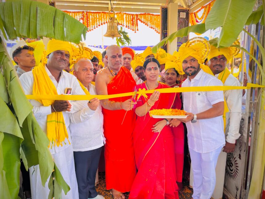 ಹೊನ್ನಿಹಾಳ ಗ್ರಾಮದಲ್ಲಿ ನೂತನ ವಿಠ್ಠಲ ಬೀರದೇವ ಮಂದಿರ ಉದ್ಘಾಟನೆ ಹೊನ್ನಿಹಾಳ ಗ್ರಾಮದಲ್ಲಿ ನೂತನ ವಿಠ್ಠಲ ಬೀರದೇವ ಮಂದಿರ ಉದ್ಘಾಟನೆ