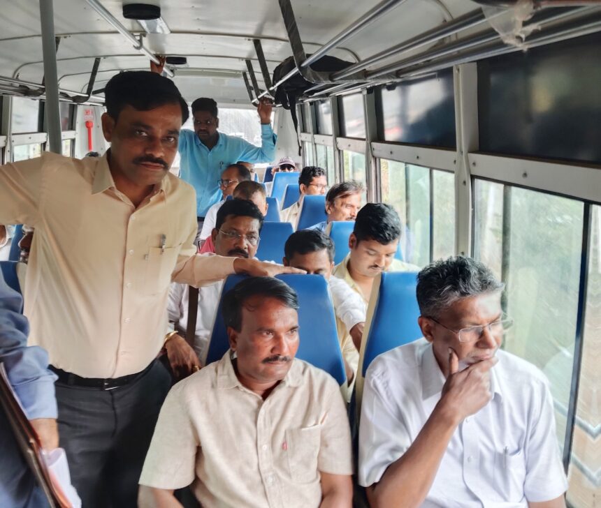 ಸಚಿವ ಸತೀಶ ಜಾರಕಿಹೊಳಿ ಅವರಿಂದ ರಸ್ತೆ ಕಾಮಗಾರಿ ಪರಿಶೀಲನೆ ಸಚಿವ ಸತೀಶ ಜಾರಕಿಹೊಳಿ ಅವರಿಂದ ರಸ್ತೆ ಕಾಮಗಾರಿ ಪರಿಶೀಲನೆ