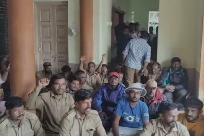 ಕರ್ನಾಟಕ ರಾಜ್ಯಾದ್ಯಂತ ಪೌರಕಾರ್ಮಿಕರ ಹಲವು ಬೇಡಿಕೆಗಳನ್ನು ಈಡೇರಿಸುವಂತೆ ಅನಿರ್ದಿಷ್ಟವಾಗಿ ಮುಷ್ಕರ