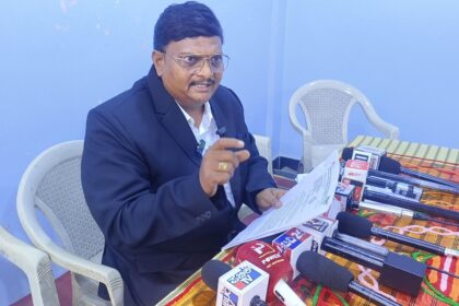 ಜೂನ್ 3 ರೊಳಗೆ ಕ್ರಿಯೋನಿಕ್ಸ್ ಫಲಕ ತೆಗೆಯದಿದ್ದರೆ ತಮಟೆ ಚಳುವಳಿ: ನ್ಯಾಯವಾದಿ ರಾಜು ಶಿರಗಾಂವೆ