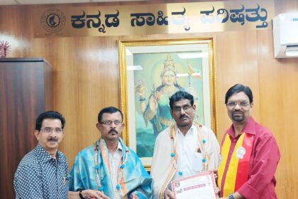“ಅಯ್ಯಣ್ಣ ಮಾಸ್ಟರ್ ಮ ಮತ್ತು ಕೆಂಪರಾಜು ಅವರಿಗೆ ಸೇವಾಶ್ರೀ ಪ್ರಶಸ್ತಿ ಪ್ರಧಾನ- ನಾಡೋಜ ಡಾ. ಮಹೇಶ್ ಜೋಶಿ”