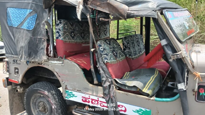 ರಸ್ತೆ ಅಪಘಾತ: ಇಬ್ಬರ ಸಾವು ರಸ್ತೆ ಅಪಘಾತ: ಇಬ್ಬರ ಸಾವು