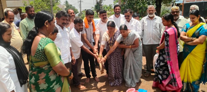 ಯಮಕ್ಕನಮರಡಿ ಕ್ಷೇತ್ರದ ಹಲವು ಗ್ರಾಮದ ಕಾಮಗಾರಿಗೆ ಚಾಲನೆ ನೀಡಿದ ಸಚಿವರು ಯಮಕ್ಕನಮರಡಿ ಕ್ಷೇತ್ರದ ಹಲವು ಗ್ರಾಮದ ಕಾಮಗಾರಿಗೆ ಚಾಲನೆ ನೀಡಿದ ಸಚಿವರು