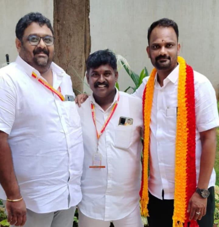 ” ಕನ್ನಡಿಗರ ವಿಜಯ್ ಸೇನೆ ಸಂಸ್ಥಾಪಕ ರಾಜ್ಯಾಧ್ಯಕ್ಷ ವಿಜಯಕುಮಾರ್ ಎಸ್ ಅವರ ಹುಟ್ಟು ಹಬ್ಬದ ಶುಭ ಕೋರಿದ – ಕಾರ್ಯಕರ್ತರು” ” ಕನ್ನಡಿಗರ ವಿಜಯ್ ಸೇನೆ ಸಂಸ್ಥಾಪಕ ರಾಜ್ಯಾಧ್ಯಕ್ಷ ವಿಜಯಕುಮಾರ್ ಎಸ್ ಅವರ ಹುಟ್ಟು ಹಬ್ಬದ ಶುಭ ಕೋರಿದ – ಕಾರ್ಯಕರ್ತರು”