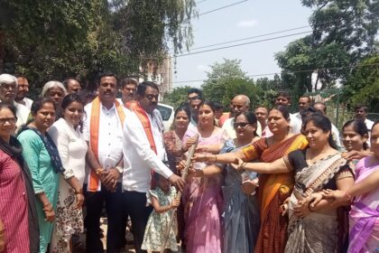 ರಸ್ತೆಗಳ ಡಾಂಬರೀಕರಣ ಕಾಮಗಾರಿಗೆ ಶಾಸಕ ಎಸ್. ಮುನಿರಾಜುರಿಂದ ಚಾಲನೆ