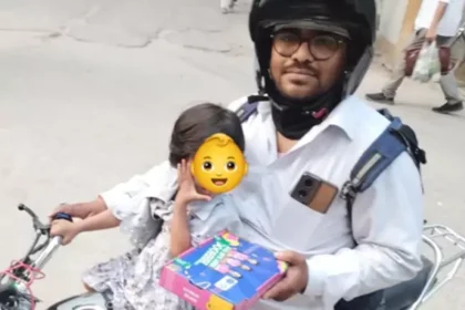 ಬೈಕ್‌ನಲ್ಲಿ 2 ವರ್ಷದ ಮಗಳನ್ನು ಕೂರಿಸಿಕೊಂಡು ಸುತ್ತಾಟ: ಈ ಡೆಲಿವರಿ ಏಜೆಂಟ್ ಕತೆ ಕೇಳಿದ ಮನಕಲಕುತ್ತ!