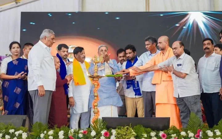 ಅಭಿವೃದ್ಧಿ ಕಾರ್ಯಕ್ರಮಗಳಿಗೆ ಸಿಎಂ ಸಿದ್ದರಾಮಯ್ಯ, ಸಚಿವ ಸತೀಶ ಜಾರಕಿಹೊಳಿ ಚಾಲನೆ ಅಭಿವೃದ್ಧಿ ಕಾರ್ಯಕ್ರಮಗಳಿಗೆ ಸಿಎಂ ಸಿದ್ದರಾಮಯ್ಯ, ಸಚಿವ ಸತೀಶ ಜಾರಕಿಹೊಳಿ ಚಾಲನೆ