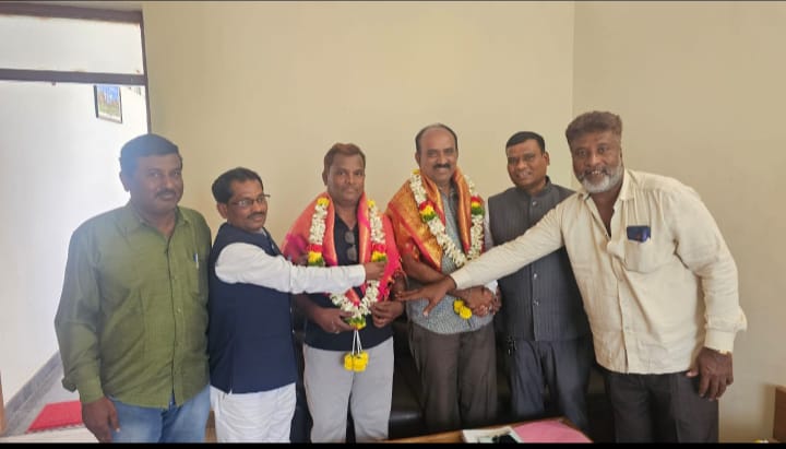 ” ಚಿತ್ರದುರ್ಗಾ ಜಿಲ್ಲೆಯ ಕರ್ನಾಟಕ ರಾಜ್ಯ ಸರಕಾರಿ ಅರೆ ಸರಕಾರಿ ಎಸ್ಸಿಎಸ್ಟಿ ನೌಕರರ ಸಂಘದ ಪದಾಧಿಕಾರಿಗಳ ಆಯ್ಕೆ” ” ಚಿತ್ರದುರ್ಗಾ ಜಿಲ್ಲೆಯ ಕರ್ನಾಟಕ ರಾಜ್ಯ ಸರಕಾರಿ ಅರೆ ಸರಕಾರಿ ಎಸ್ಸಿಎಸ್ಟಿ ನೌಕರರ ಸಂಘದ ಪದಾಧಿಕಾರಿಗಳ ಆಯ್ಕೆ”