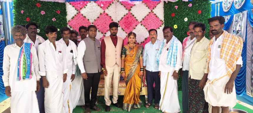 ಓಬಣ್ಣ ಕುಟುಂಬದವರ ಮದುವೆ ಕಾರ್ಯಕ್ರಮದಲ್ಲಿ ಶಾಸಕ: ಶ್ರೀನಿವಾಸ್ ಎನ್. ಟಿ. ಉಪಸ್ಥಿತಿ. ಓಬಣ್ಣ ಕುಟುಂಬದವರ ಮದುವೆ ಕಾರ್ಯಕ್ರಮದಲ್ಲಿ ಶಾಸಕ: ಶ್ರೀನಿವಾಸ್ ಎನ್. ಟಿ. ಉಪಸ್ಥಿತಿ.