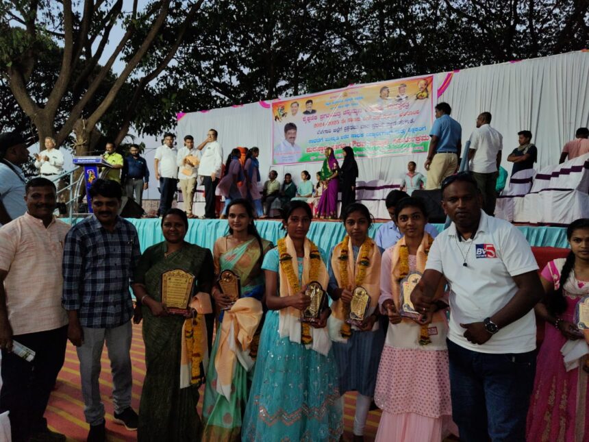 SSLC ಫಲಿತಾಂಶದಲ್ಲಿ ಬೆಳಗಾವಿ ಜಿಲ್ಲೆಗೆ ಕಿತ್ತೂರು ಫಸ್ಟ್ SSLC ಫಲಿತಾಂಶದಲ್ಲಿ ಬೆಳಗಾವಿ ಜಿಲ್ಲೆಗೆ ಕಿತ್ತೂರು ಫಸ್ಟ್