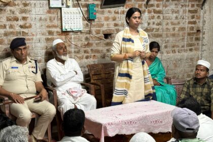 ಸಂತಿಬಸ್ತವಾಡದಲ್ಲಿ ಶಾಂತಿ ಸಭೆ ನಡೆಸಿದ ಸಚಿವೆ ಲಕ್ಷ್ಮೀ ಹೆಬ್ಬಾಳಕರ್