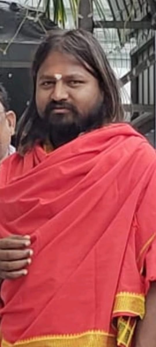 ಈತ ಕಾವಿ ಸ್ವಾಮಿ ಅಲ್ಲಾ, ಕಾಮಿ ಸ್ವಾಮಿ