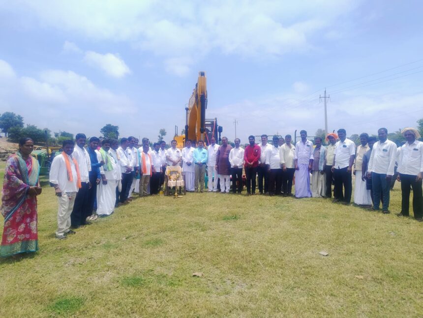 ಶ್ರೀ ಕ್ಷೇತ್ರ ಧರ್ಮಸ್ಥಳ ಗ್ರಾಮಾಭಿವೃದ್ಧಿ ಯೋಜನೆ ವತಿಯಿಂದ ನಮ್ಮ ಊರು ನಮ್ಮ ಕೆರೆ ಕಾರ್ಯಕ್ರಮ. ಶ್ರೀ ಕ್ಷೇತ್ರ ಧರ್ಮಸ್ಥಳ ಗ್ರಾಮಾಭಿವೃದ್ಧಿ ಯೋಜನೆ ವತಿಯಿಂದ ನಮ್ಮ ಊರು ನಮ್ಮ ಕೆರೆ ಕಾರ್ಯಕ್ರಮ.