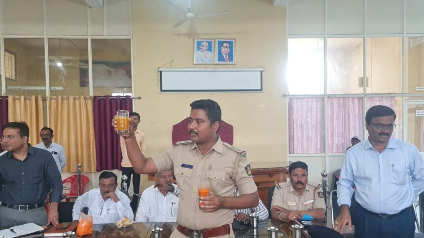 ಕೆಮಿಕಲ್ ಮಿಶ್ರಿತ ಬಂಡಾರ ಮಾರಾಟ ಮಾಡಿದರೆ,ಮುಲಾಜಿಲ್ಲದೆ ಕಠಿಣ ಕ್ರಮ : PSI ಕೆ,ವಾಲಿಕರ ಕೆಮಿಕಲ್ ಮಿಶ್ರಿತ ಬಂಡಾರ ಮಾರಾಟ ಮಾಡಿದರೆ,ಮುಲಾಜಿಲ್ಲದೆ ಕಠಿಣ ಕ್ರಮ : PSI ಕೆ,ವಾಲಿಕರ