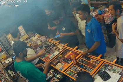 ಯೂನಿಕ್ ಶಾಪ್ ಮೇಲೆ ಪೊಲೀಸರ ದಾಳಿ, ದೃಶ್ಯ ಸೆರೆ