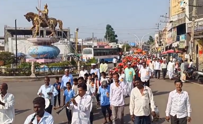 ಬಸವೇಶ್ವರ 892 ನೇಯ ಜಯಂತಿಯನ್ನು ಅದ್ದೂರಿಯಾಗಿ ಆಚರಿಸಲಾಯಿತು. ಬಸವೇಶ್ವರ 892 ನೇಯ ಜಯಂತಿಯನ್ನು ಅದ್ದೂರಿಯಾಗಿ ಆಚರಿಸಲಾಯಿತು.