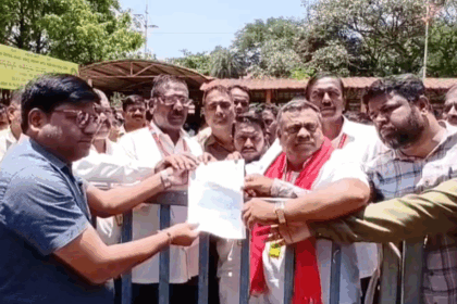 ಓಲಾ ಉಬರ್ ಖಂಡಿಸಿ ಜಿಲ್ಲಾಧಿಕಾರಿಗಳಿಗೆ ಮನವಿ