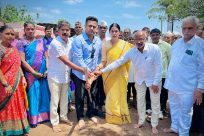 ರಸ್ತೆ ಡಾಂಬರೀಕರಣ ಕಾಮಗಾರಿಗೆ ಸಚಿವೆ ಲಕ್ಷ್ಮೀ ಹೆಬ್ಬಾಳಕರ್ ಪೂಜೆ