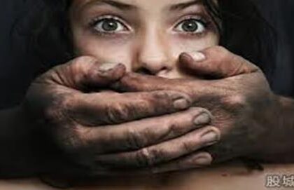 ಮನೆ ಮಾಲೀಕರ ಪತ್ನಿ, ಅಪ್ರಾಪ್ತ ಮಗಳ ಮೇಲೆ ಕೆಲಸದಾಳಿನಿಂದ ಅತ್ಯಾಚಾರ