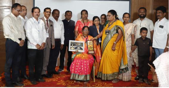 ಶ್ರೀಮತಿ ಎಲ್. ಆರ್. ಪಾಟೀಲ್-ಉತಳೆಕರ್ ಗೆ ರಾಷ್ಟ್ರೀಯ ಮಟ್ಟದ ‘ಮಾದರಿ ಶಿಕ್ಷಕ’ ಪ್ರಶಸ್ತಿ ಶ್ರೀಮತಿ ಎಲ್. ಆರ್. ಪಾಟೀಲ್-ಉತಳೆಕರ್ ಗೆ ರಾಷ್ಟ್ರೀಯ ಮಟ್ಟದ ‘ಮಾದರಿ ಶಿಕ್ಷಕ’ ಪ್ರಶಸ್ತಿ