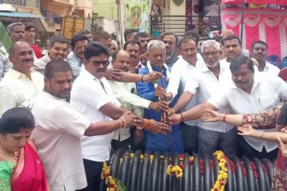 ಹೆರೋಹಳ್ಳಿ ವಾರ್ಡಿನ ಮಹದೇಶ್ವರ ನಗರದಲ್ಲಿ ಒಳಚರಂಡಿ ಪೈಪ್ ಲೈನ್ ಅಳವಡಿಸುವ ಕಾಮಗಾರಿಗೆ ಚಾಲನೆ – ಶಾಸಕ ಎಸ್ ಟಿ ಸೋಮಶೇಖರ್”