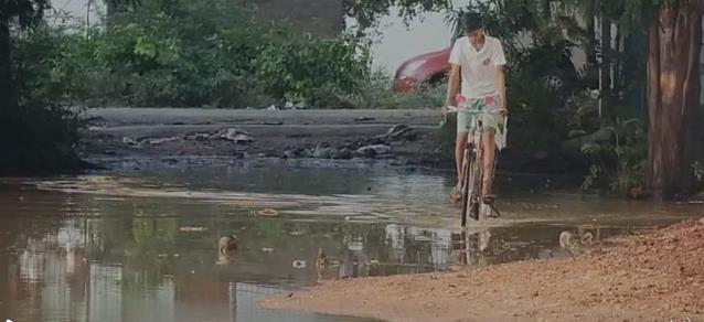 ಮನೆಗಳ ಸುತ್ತ ಜಲಾವೃತ 1 ನೇ ವಾರ್ಡಿನ ನಿವಾಸಿಗಳ  ಪರದಾಟ