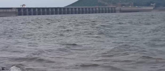 ಆಲಮಟ್ಟಿ ಕೃಷ್ಣಾ ನದಿಗೆ ಹರಿದು ಬಂದ ನೀರು ಆಲಮಟ್ಟಿ ಕೃಷ್ಣಾ ನದಿಗೆ ಹರಿದು ಬಂದ ನೀರು