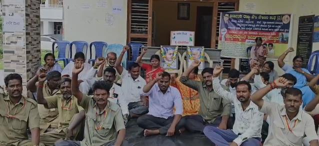 ವಿವಿಧ ಬೇಡಿಕೆ ಈಡೇರಿಕೆಗೆ ಆಗ್ರಹಿಸಿ, ಪೌರ ನೌಕರರಿಂದ ಕರ್ತವ್ಯಕ್ಕೆ ಗೈರು