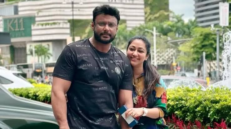 ವಿದೇಶಿ ಬಾತುಕೋಳಿ ಸಾಕಿದ ಹಿನ್ನೆಲೆ: ನಟ ದರ್ಶನ್, ಪತ್ನಿ ವಿಜಯಲಕ್ಷ್ಮೀಗೆ ಕೋರ್ಟ್ ಸಮನ್ಸ್ ವಿದೇಶಿ ಬಾತುಕೋಳಿ ಸಾಕಿದ ಹಿನ್ನೆಲೆ: ನಟ ದರ್ಶನ್, ಪತ್ನಿ ವಿಜಯಲಕ್ಷ್ಮೀಗೆ ಕೋರ್ಟ್ ಸಮನ್ಸ್