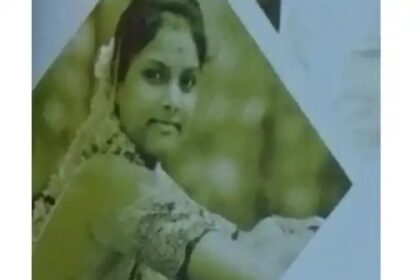 ಮಗುವಿನ ಎದುರೇ ಜೋಲಿಗೆ ನೇಣು ಬಿಗಿದುಕೊಂಡು ಮಹಿಳೆ ಆತ್ಮಹತ್ಯೆ