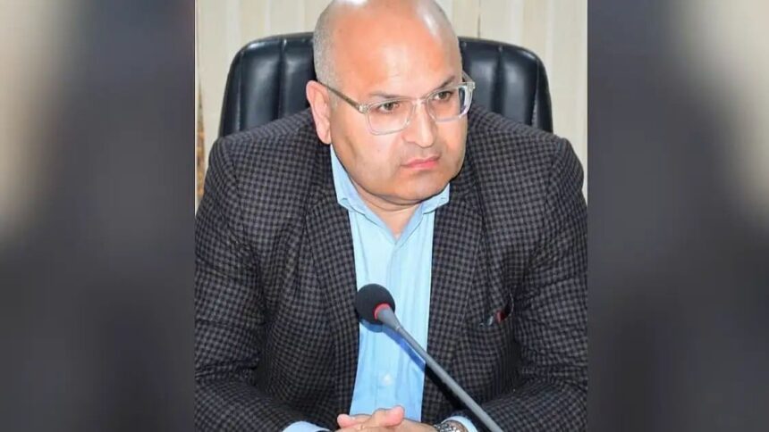 ರಜೌರಿಯಲ್ಲಿ ಪಾಕಿಸ್ತಾನದ ಶೆಲ್ ದಾಳಿಗೆ ಜಿಲ್ಲಾ ಅಭಿವೃದ್ಧಿ ಆಯುಕ್ತ ಸಾವು ರಜೌರಿಯಲ್ಲಿ ಪಾಕಿಸ್ತಾನದ ಶೆಲ್ ದಾಳಿಗೆ ಜಿಲ್ಲಾ ಅಭಿವೃದ್ಧಿ ಆಯುಕ್ತ ಸಾವು