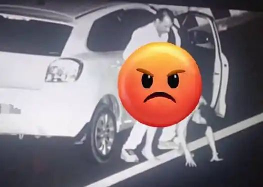 ನಡುರಸ್ತೆಯಲ್ಲೇ ಬಿಜೆಪಿ ನಾಯಕನ ಕಾಮ ಕ್ರೀಡೆ : ವಿಡಿಯೋ ವೈರಲ್ ನಡುರಸ್ತೆಯಲ್ಲೇ ಬಿಜೆಪಿ ನಾಯಕನ ಕಾಮ ಕ್ರೀಡೆ : ವಿಡಿಯೋ ವೈರಲ್