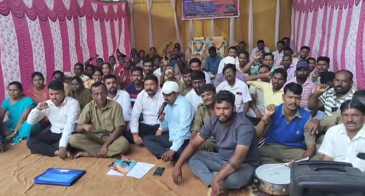 ಪೌರ ಕಾರ್ಮಿಕರ ಬೇಡಿಕೆಗಳನ್ನು ಈಡೇರಿಸುವಂತೆ ಮುಷ್ಕರ. ಪೌರ ಕಾರ್ಮಿಕರ ಬೇಡಿಕೆಗಳನ್ನು ಈಡೇರಿಸುವಂತೆ ಮುಷ್ಕರ.