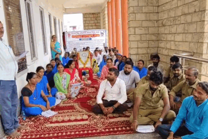 ವಿವಿಧ ಬೇಡಿಕೆ ಈಡೇರಿಕೆಗೆ ಆಗ್ರಹಿಸಿ,ಕೊಣ್ಣೂರ ಪೌರ ನೌಕರರಿಂದ ಫ್ರತಿಭಟನೆ ಕರ್ತವ್ಯಕ್ಕೆ ಗೈರು.ಅನಿರ್ದಿಷ್ಟಾವಧಿ ಮುಷ್ಕರ.