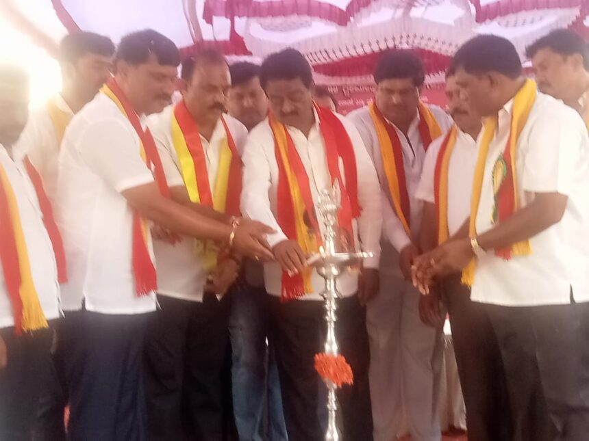 ರಾಜ ಗೋಪಾಲನಗರದಲ್ಲಿ ಕೆಂಪೇಗೌಡರ ಜಯಂತ್ಯೋತ್ಸವ ಕೆಂಪೇಗೌಡರ ಪುತ್ಥಳಿ ಮೆರವಣಿಗೆ ರಾಜ ಗೋಪಾಲನಗರದಲ್ಲಿ ಕೆಂಪೇಗೌಡರ ಜಯಂತ್ಯೋತ್ಸವ ಕೆಂಪೇಗೌಡರ ಪುತ್ಥಳಿ ಮೆರವಣಿಗೆ