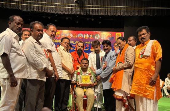 ರಾಜ್ಯಮಟ್ಟದ ಯುವ ಉದ್ಯಮ ರತ್ನ ಪ್ರಶಸ್ತಿ ಪಡೆದ ಸಮಾಜಸೇವಕ ವಿಠಲ್ ಜಕ್ಕಾ