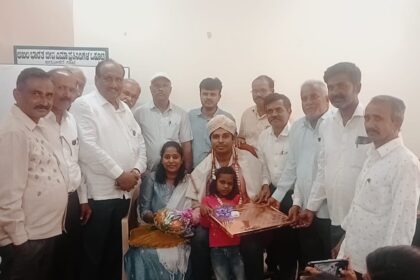 ಅರಸೀಕೆರೆ ಜೀವ ವಿಮಾ ನಿಗಮದ ಉಪಶಾಖಾಧಿಕಾರಿ ಶ್ರೀನಿವಾಸ್ ಗೆ ಬಿಳ್ಕೋಡುಗೆ