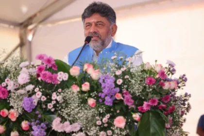 ಕುಮಾರಸ್ವಾಮಿಗೂ ನಮಗೂ ಬಹಳ ಲವ್, ರಾಜೀನಾಮೆ ಕೊಡೋಣ:ಡಿ ಕೆ ಶಿವಕುಮಾರ್