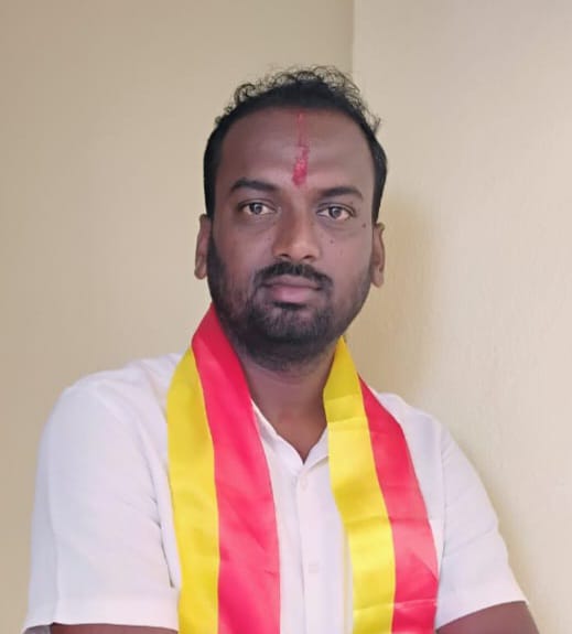 ಟ್ರೋಫಿ ಇಲ್ಲದೇ ಮಮ್ಮಲ ಮರುಗುತ್ತಿರುವ ನಮ್ಮ ತಂಡದ ಹೆಸರನ್ನು ಟ್ರೋಫಿಗೆ ಅಂಟಿಸಿದ ಸಮಯ ಟ್ರೋಫಿ ಇಲ್ಲದೇ ಮಮ್ಮಲ ಮರುಗುತ್ತಿರುವ ನಮ್ಮ ತಂಡದ ಹೆಸರನ್ನು ಟ್ರೋಫಿಗೆ ಅಂಟಿಸಿದ ಸಮಯ