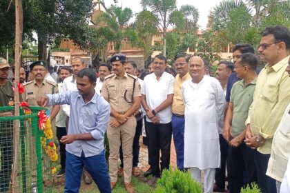 ‘ಯುವಕರು ಪುಸ್ತಕ ಭಂಡಾರದ ಪ್ರಯೋಜನ ಪಡೆಯಲಿ,