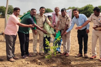 “ಬಯಲಿನಲ್ಲಿ ಬೆಳೆವ ಹಸಿರು ಧ್ವನಿ: ಡಾ ಸಂತೋಷ ಪೂಜಾರ