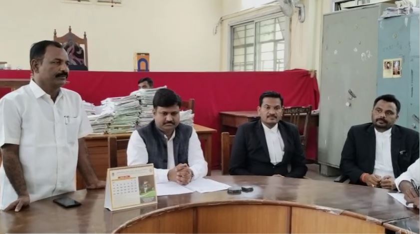 ಜುಲೈ.12ಕ್ಕೆ ಲೋಕಾ ಅದಾಲತ್, ಪ್ರಕರಣ ಇತ್ಯರ್ಥಕ್ಕೆ ನ್ಯಾಯಾಧೀಶರ ಸಲಹೆ ಜುಲೈ.12ಕ್ಕೆ ಲೋಕಾ ಅದಾಲತ್, ಪ್ರಕರಣ ಇತ್ಯರ್ಥಕ್ಕೆ ನ್ಯಾಯಾಧೀಶರ ಸಲಹೆ