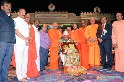 ದೇವೇಗೌಡರಿಗೆ ಶ್ರೀ ಗಂಗ ಸಾಮ್ರಾಟ ಪ್ರಶಸ್ತಿ ಪ್ರದಾನ 