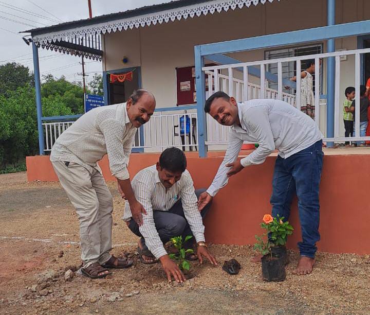 ಸಿದ್ದೇಶ್ವರ ಪ ಪೂ ಕಾಲೇಜು ಹಾಗು ಜೀನಿಯಸ್ ಜೇಮ್ಸ್ ಇಂಗ್ಲಿಷ್ ಮೀಡಿಯಂ ಸ್ಕೂಲ್ ದಲ್ಲಿ ವಿಶ್ವ ಪರಿಸರ ದಿನಾಚರಣೆ ಸಿದ್ದೇಶ್ವರ ಪ ಪೂ ಕಾಲೇಜು ಹಾಗು ಜೀನಿಯಸ್ ಜೇಮ್ಸ್ ಇಂಗ್ಲಿಷ್ ಮೀಡಿಯಂ ಸ್ಕೂಲ್ ದಲ್ಲಿ ವಿಶ್ವ ಪರಿಸರ ದಿನಾಚರಣೆ
