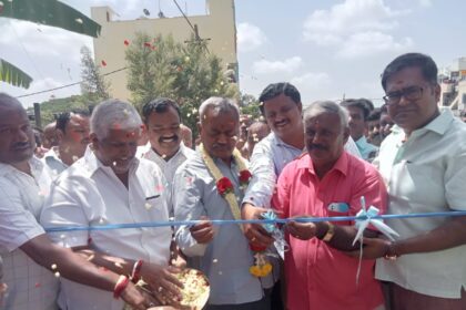 ನವಿಲುನಗರ ಮತ್ತು ಸುಪ್ರಭಾತನಗರಗಳಲ್ಲಿ ರಸ್ತೆ ಡಾಂಬರೀಕರಣ ಕಾಮಗಾರಿಗೆ ಚಾಲನೆ : ಶಾಸಕ ಎಸ್ ಟಿ ಸೋಮಶೇಖರ್”