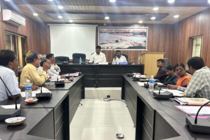 ವಿವಿಧ ಇಲಾಖೆಯ ಗುತ್ತಿಗೆದಾರರು ಮತ್ತು ಜೆಜೆಎಮ್ ಕಾಮಗಾರಿ ಮಾಡದ ಗುತ್ತಿಗೆದಾರರನ್ನು ಬ್ಲಾಕ್ ಲಿಸ್ಟ್ ಗೆ ಸೇರಿಸಬೇಕು ಲಕ್ಷ್ಮಣ್ ತಳವಾರ್