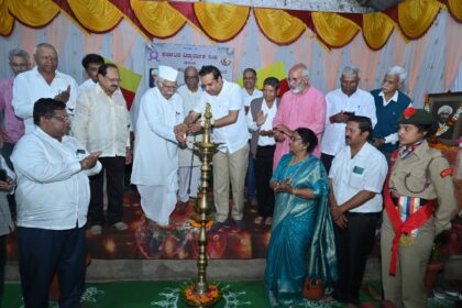 ಚೆನ್ನಬಸಪ್ಪ ಕರಾಳೆ ಶಿಕ್ಷಣ ಮಹಾವಿದ್ಯಾಲಯದಲ್ಲಿ ನಡೆದ ದತ್ತಿ ಉದ್ಘಾಟನೆ ಕಾರ್ಯಕ್ರಮ : ಗಣೇಶ ಹುಕ್ಕೇರಿ ಭಾಗಿ