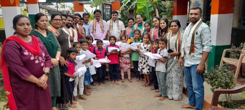 ಎನ್.ಹೆಚ್.ಪಿ.ಎಸ್. ಶಾಲಾ ಮಕ್ಕಳಿಗೆ ಹಿರಿಯ ವಿದ್ಯಾರ್ಥಿಗಳಿಂದ ಶೈಕ್ಷಣಿಕ ಪರಿಕರ ವಿತರಣೆ